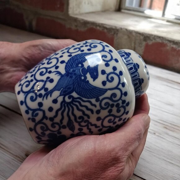 Vintage 1950s Japanese Cobalt Blue Flying Phoenix Ginger Jar with Lid – Ceramic - Picture 11 of 11